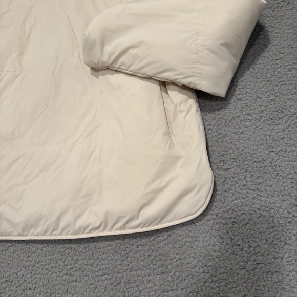 Vuori Canyon Insulated Jacket in Bone XL - Picture 11 of 16